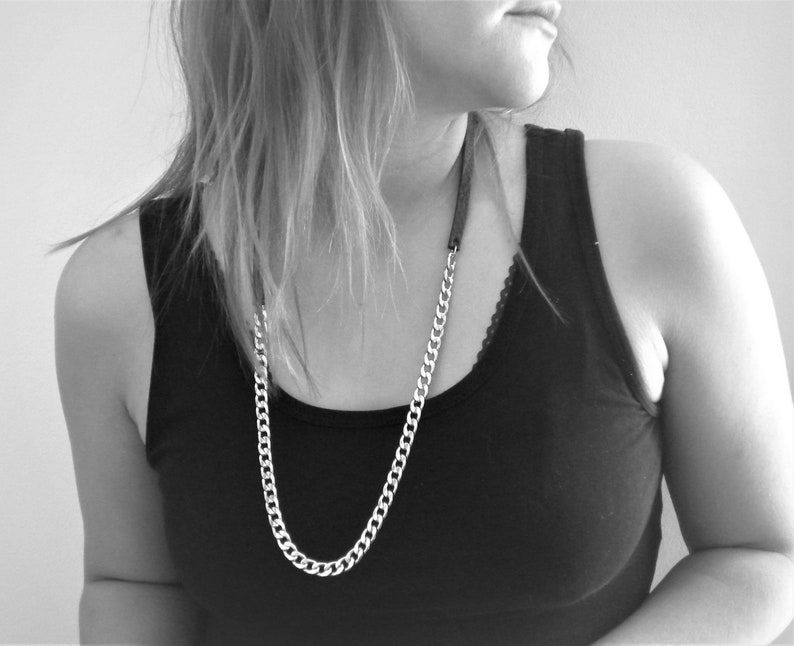 Collier long femme cuir noir chaîne argentée, collier rock femme, collier femme hip hop, collier elite, collier rock chic, collier gothique image 6