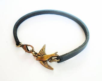 Bracelet cuir femme motif oiseau métal bronze, bracelet cuir noir et oiseau, bijoux hirondelle, bracelet femme bohême, bracelet boho