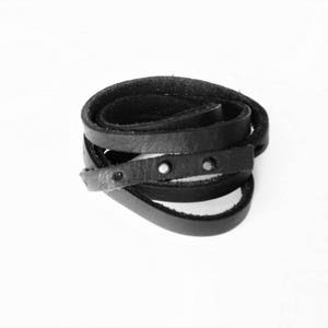 Mens leather armband, black leather, many rounds image 3