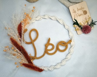 Boho crown in macramé with a knitted name - Leo theme