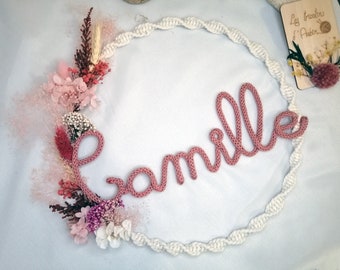 Boho macramé crown with a knitted first name and flowers