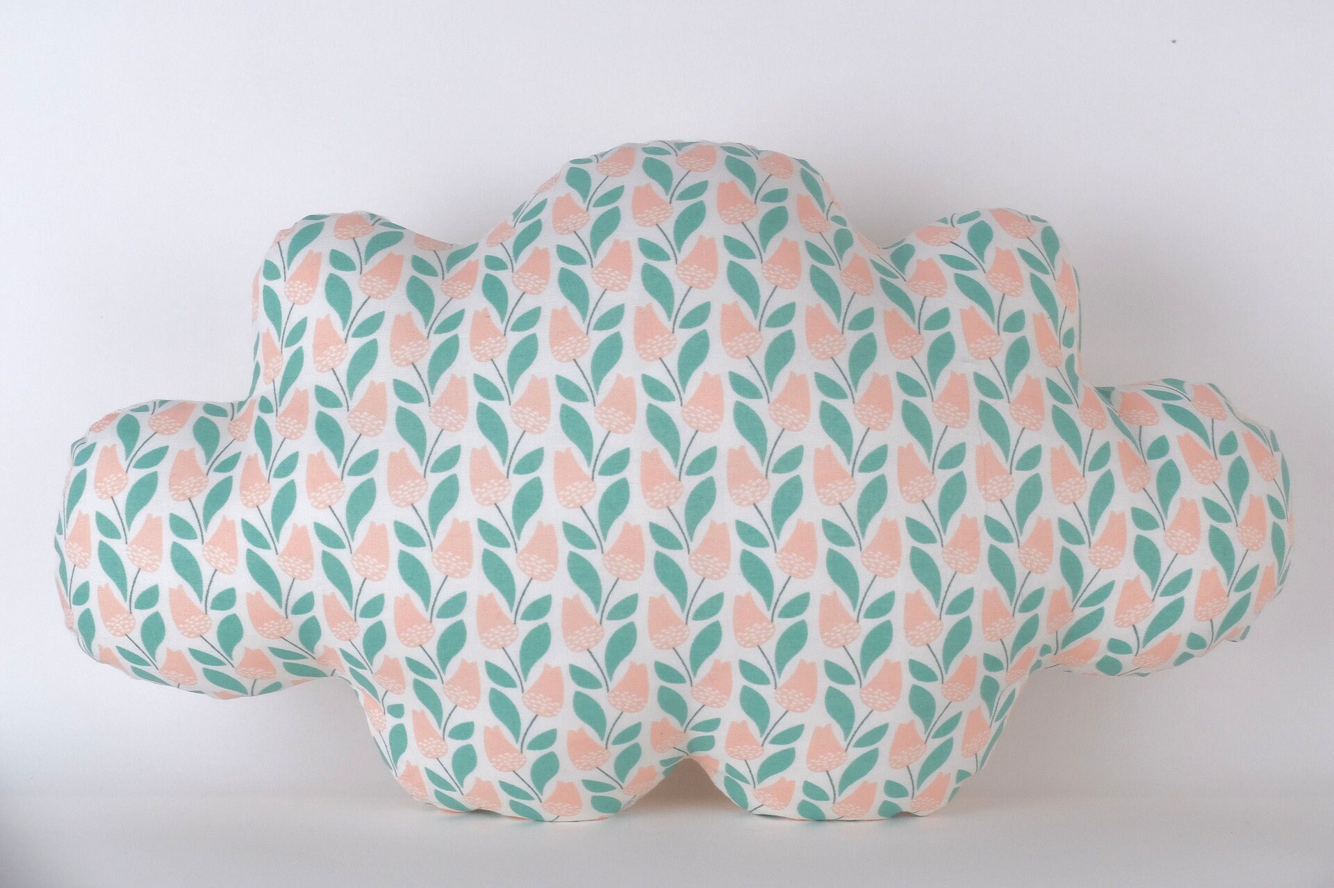 Nuage en Tissu Coussin Original, Imprimé de Petites Fleurs. Tons Rose/Vert