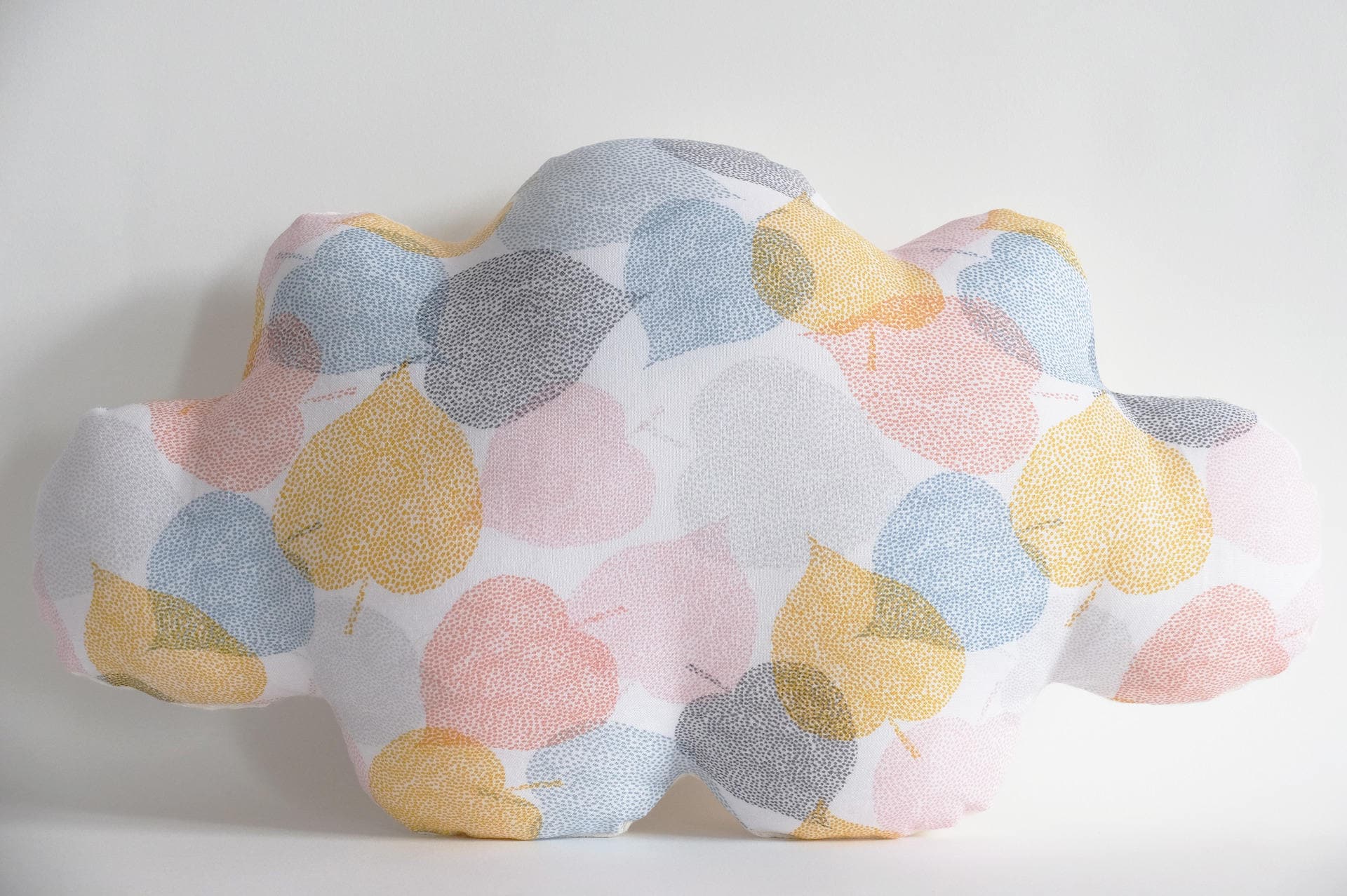 Nuage Coussin Pois Original, Imprimé de Feuilles Colorées.