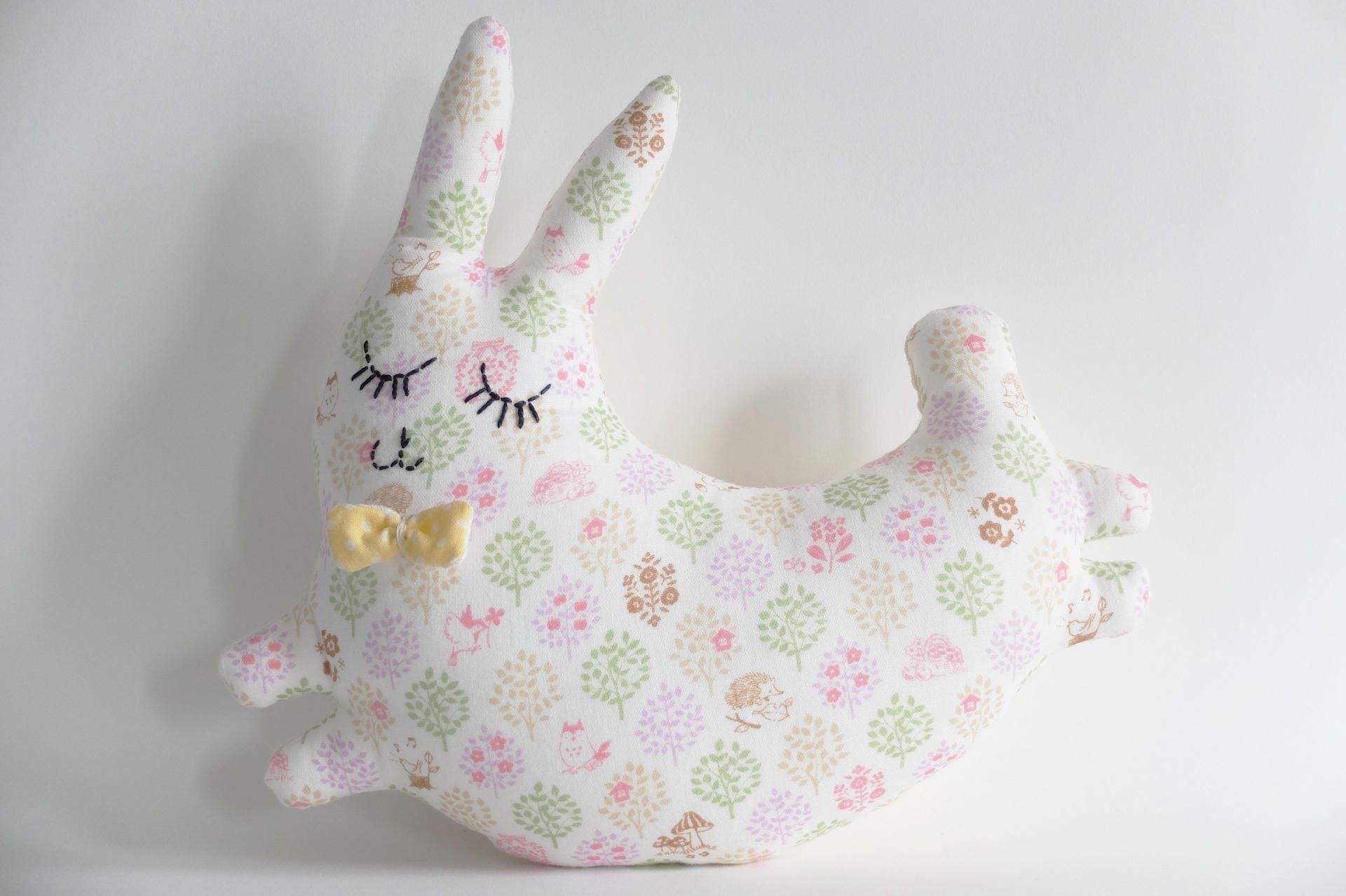 Lapin Déco Doudou Pour Bébé, Mon Lapinou Tissu Imprimé de Douces Couleurs et Animaux.