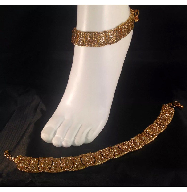Golden diamant\u00e9 pair of anklet payal foot chain