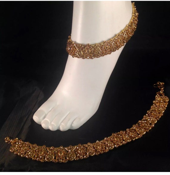 Golden diamant\u00e9 pair of anklet payal foot chain