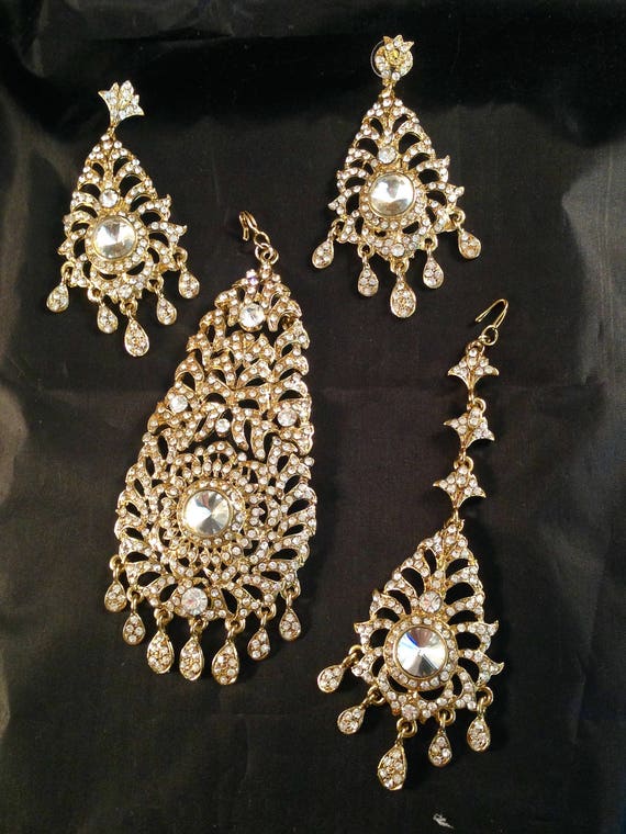 tikka and jhumar set
