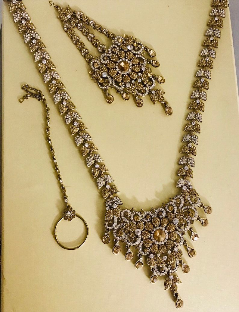 Gold diamant\u00e9 Indian bridal Pakistani jewellery rani haar jhumar nath necklace earrings handpiece