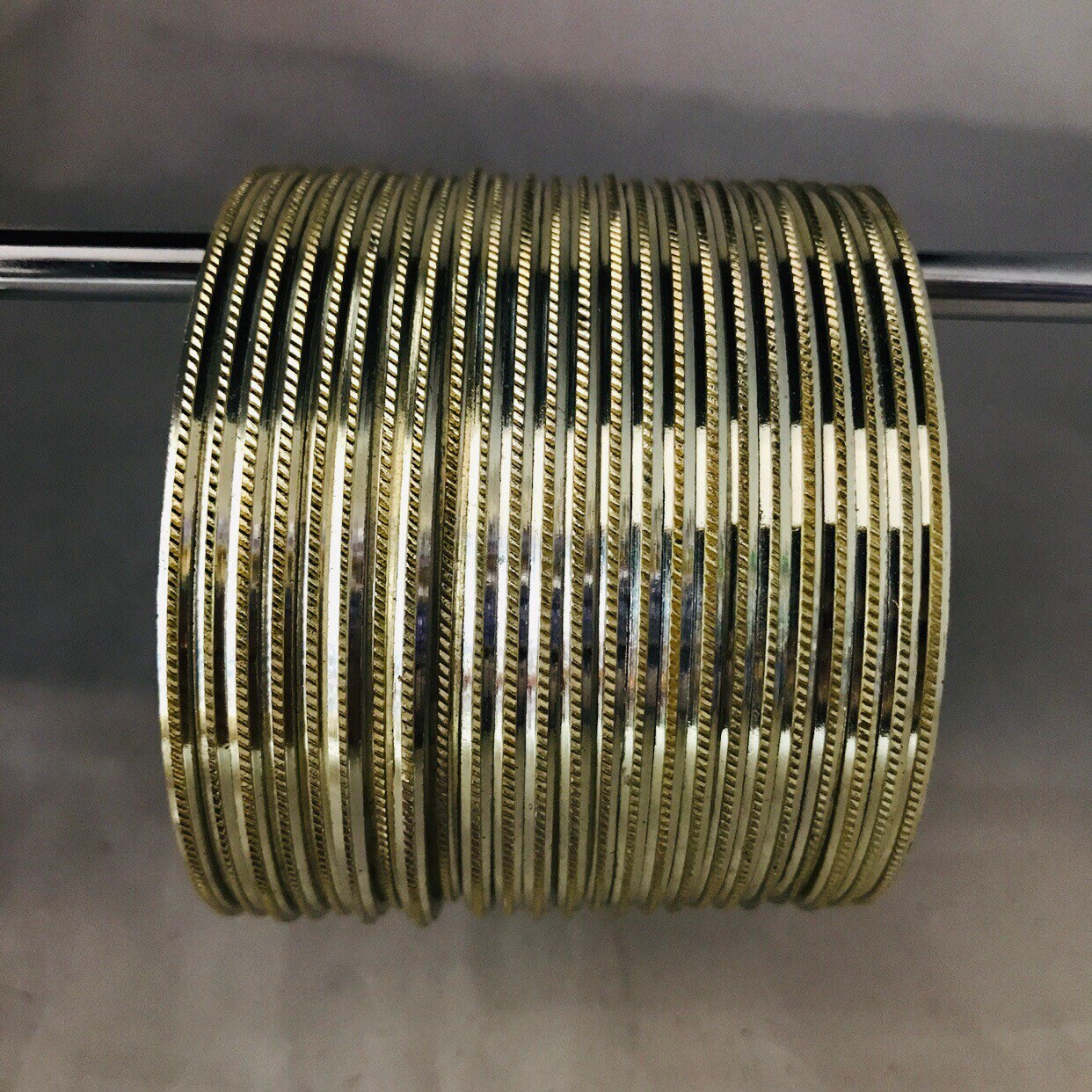 gold churi image