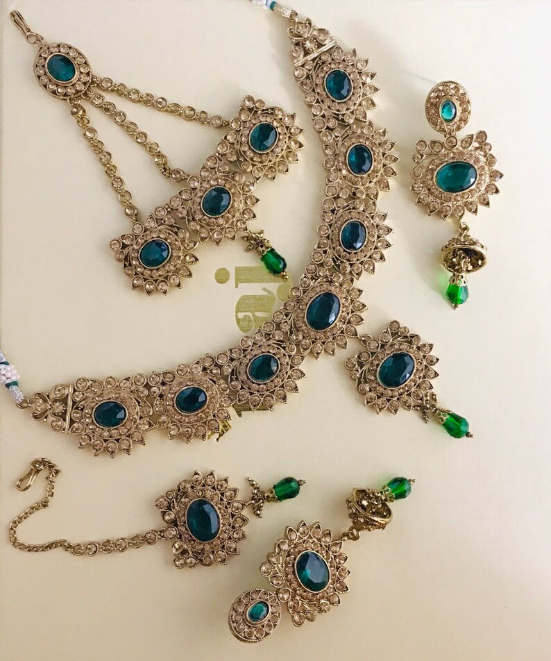 Beautiful Vintage sparkly diamant\u00e9 earrings