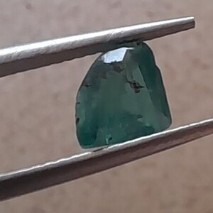 Deep Green Grass Emerald 1.14Ct, High Grade Natural Emerald, Deep Cut, Deep Grass Green Color, Earth Mined, Cut In Israel, Loos Gem image 3