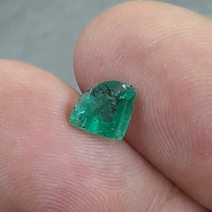 Deep Green Grass Emerald 1.14Ct, High Grade Natural Emerald, Deep Cut, Deep Grass Green Color, Earth Mined, Cut In Israel, Loos Gem image 5