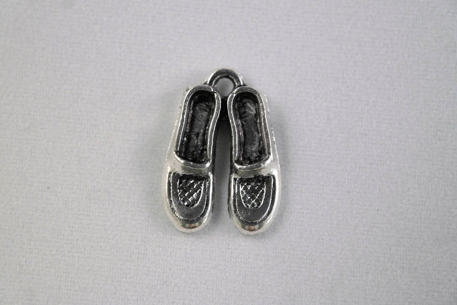 charm shoe / ballet flats in tibetan silver