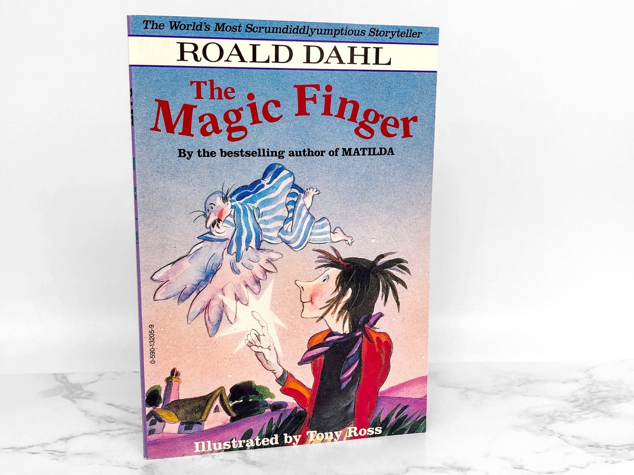 The Magic Finger by Roald Dahl [1996 TRADE PAPERBACK] Puffin Scholastic // Illustrated by Tony Ross // Mint!