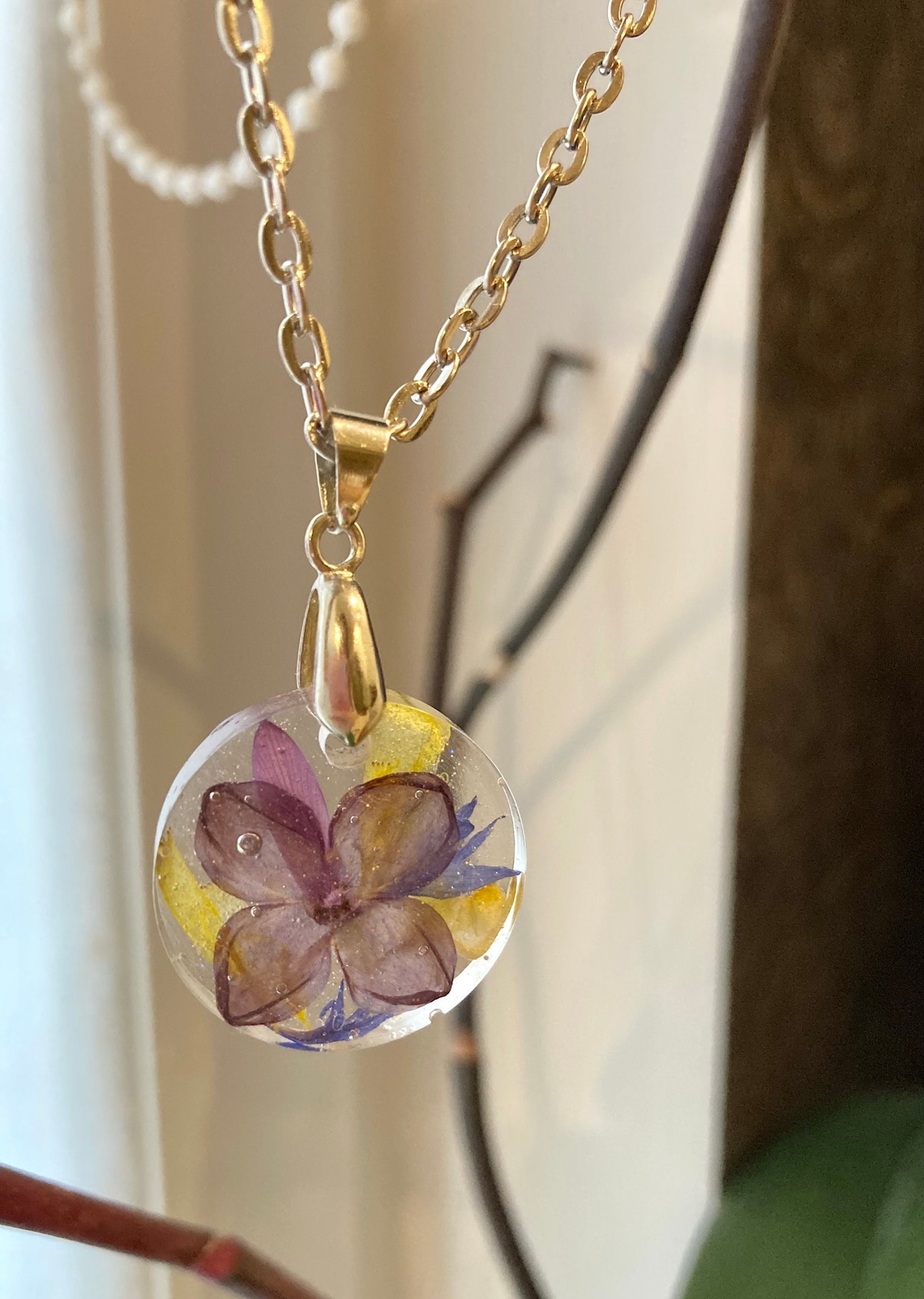 Dried flower jewelry Unique nature jewelry Epoxy resin hand  Etsy