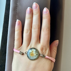 Real Pressed Daisy Flower Bracelet: Eco Leather Floral Jewelry