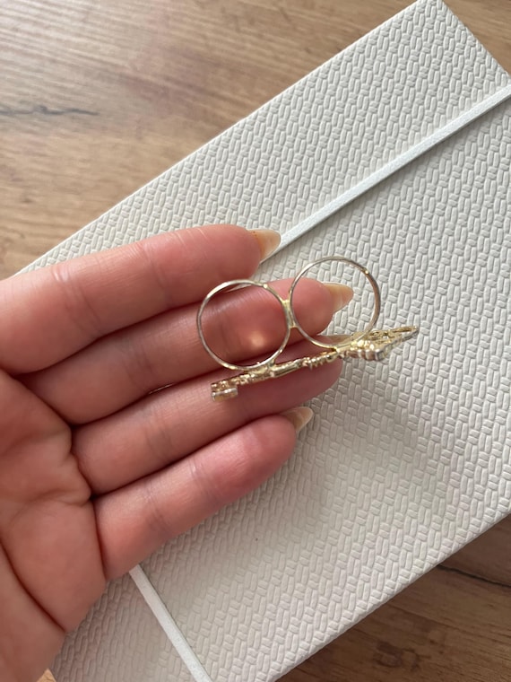 Gold Key Statement Ring: Crystal Double Finger Ri… - image 5