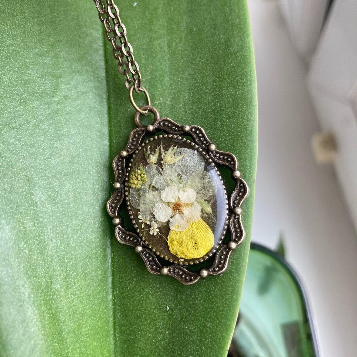 Vintage style necklace handmade of epoxy resin and dry flowers Etsy
