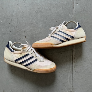 Jaren 80 vintage Adidas indoor court 2 sportschoenen voor atletische sportkleding maat gemarkeerd met 8 1/2 gemaakt in Filipijnen lot