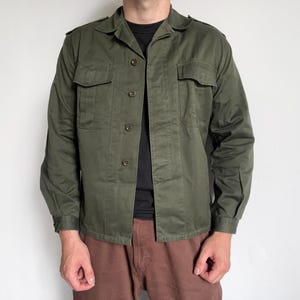 80s army shirt, vintage 1981 Belgian military ABL combat fatigue button up shirt, size 38, M - L