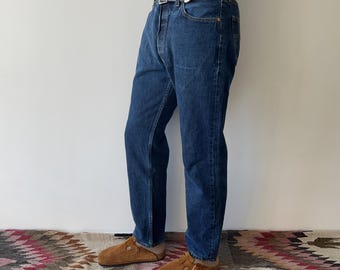 Vintage jaren 90 Levi's 501 jeans, donkerblauwe stonewashed denim, W36 L32