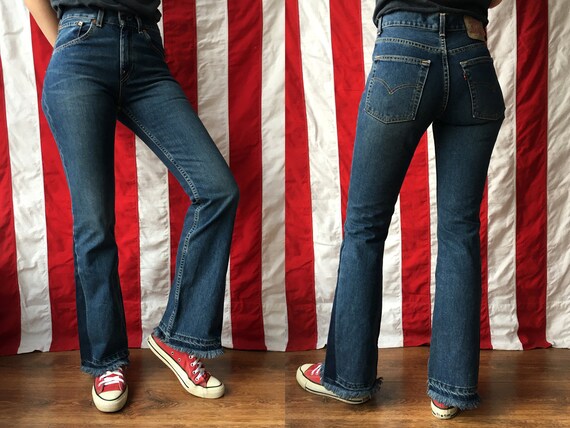 Size 28 | 90s 00s Vintage Levis Flares Bell Bottom