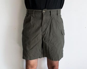 vintage Columbia shorts, 90s outdoor climbing hiking olive green lightweight cotton cargo shorts, size men's 32
