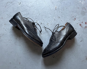 Brytyjskie buty wojskowe w stylu vintage z lat 80., sandały, oficerki, paradne, brogsy, czarne, skórzane, licowe, wyprodukowane w Anglii, rozmiar UK 9, rozmiar US 10