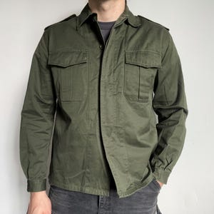 80s army shirt, vintage 1981 Belgian military ABL combat fatigue button up shirt, size 38, M - L