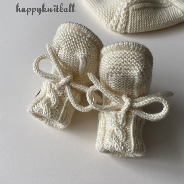 Knit Merino Baby Booties, Merino Wool Baby Crib Shoes, Cable Knit Newborn Booties, Handmade Baby Booties, Baby Shower Gift, Baby Booties