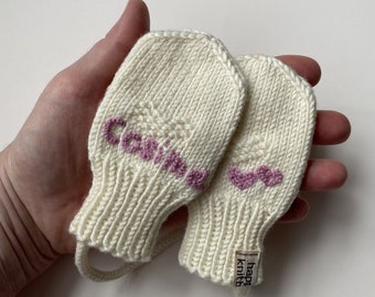 Personalised Baby Mittens, Baby Mittens with the Name Monogram, Embroidered Thumbless Baby Mittens with/without Cord, Heirloom Baby Mittens