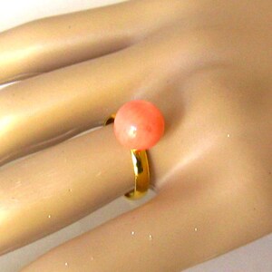 Ringen voor dames Cocktailring Gouden ring Koraalroze ring Verstelbare ring Koraalring aan Verstelbare gouden ringband, Real Coral Solitaire-ring