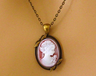 Burgund kamee: Viktorianische Frau Burgund Kamee Halskette, Antik Gold, Vintage inspiriert romantischer viktorianischer Schmuck, Romantisches Geschenk für Sie