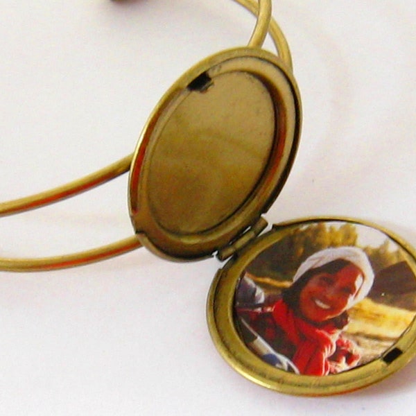 Photo Locket Bracelet, Picture Locket Bangles, Victorian Jewelry, Keepsake Jewelry, Antiqued Gold