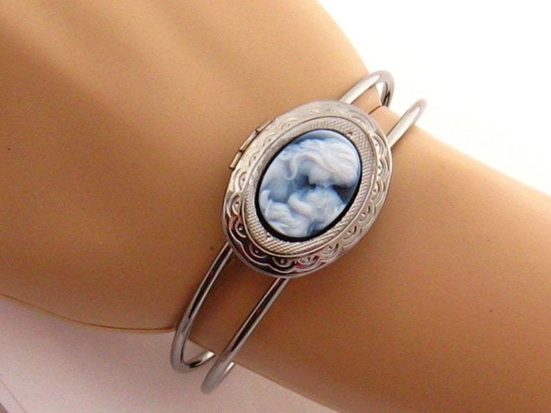 Cameo Locket Bracelet Bangle Bracelet Mother Child Bracelet Cameo Jewelry Gift for Mom Gunmetal Cameo Bracelet Personalized Bracelet