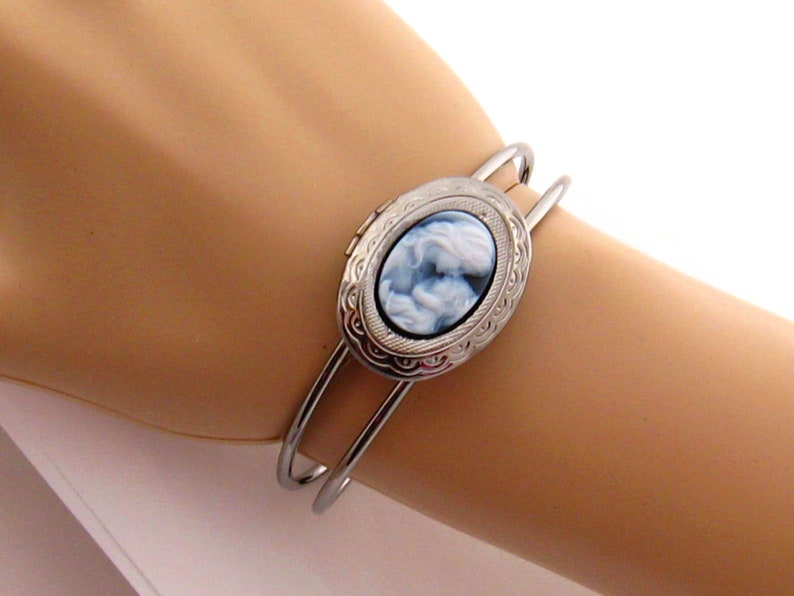 Cameo Locket Bracelet Bangle Bracelet Mother Child Bracelet Cameo Jewelry Gift for Mom Gunmetal Cameo Bracelet Personalized Bracelet