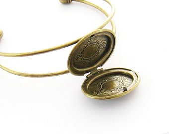 Photo Locket Bracelet, Picture Locket Bangle, Victorian Jewelry, Keepsake Jewelry, Antiqued Gold