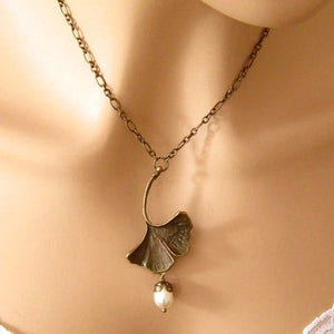 Jóias românticas Art Nouveau, presente de 8º aniversário para ela, colar Ginkgo Art Nouveau, colar de noiva, casamentos, ouro, ouro antigo ou prata imagem 1