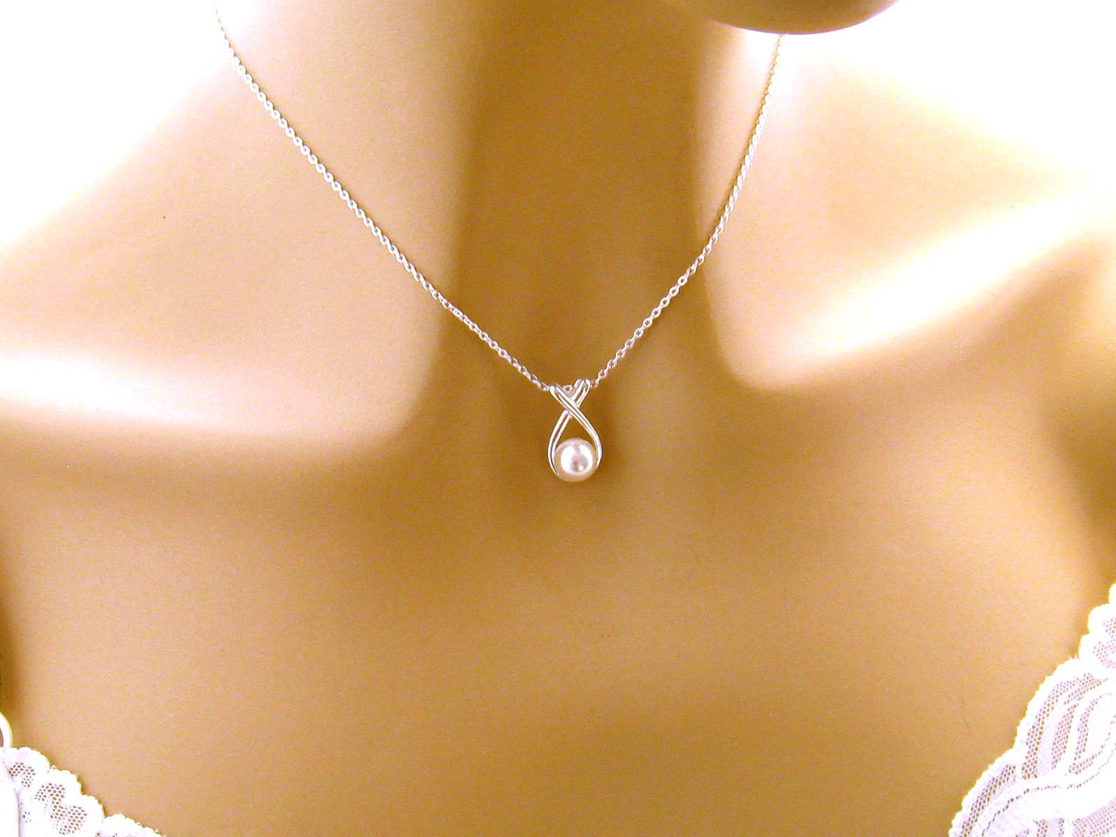 Dainty Pearl Necklace 6 or 8 Mm Pearl Pendant Necklace