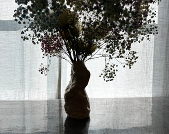 Contemporary Sculptural Vase | Abstract Art | Porcelain | Flower Arrangement | Minimalistic