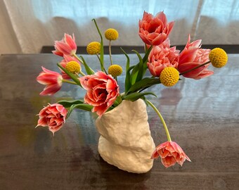 Contemporary Sculptural Vase | Abstract Art | Porcelain | Flower Arrangement | Minimalistic