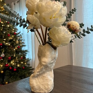 Contemporary Sculptural Vase Abstract Art Porcelain Flower Arrangement Minimalistic image 2