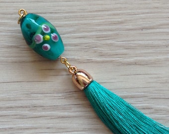 Glass and Emerald tassel pendant bead