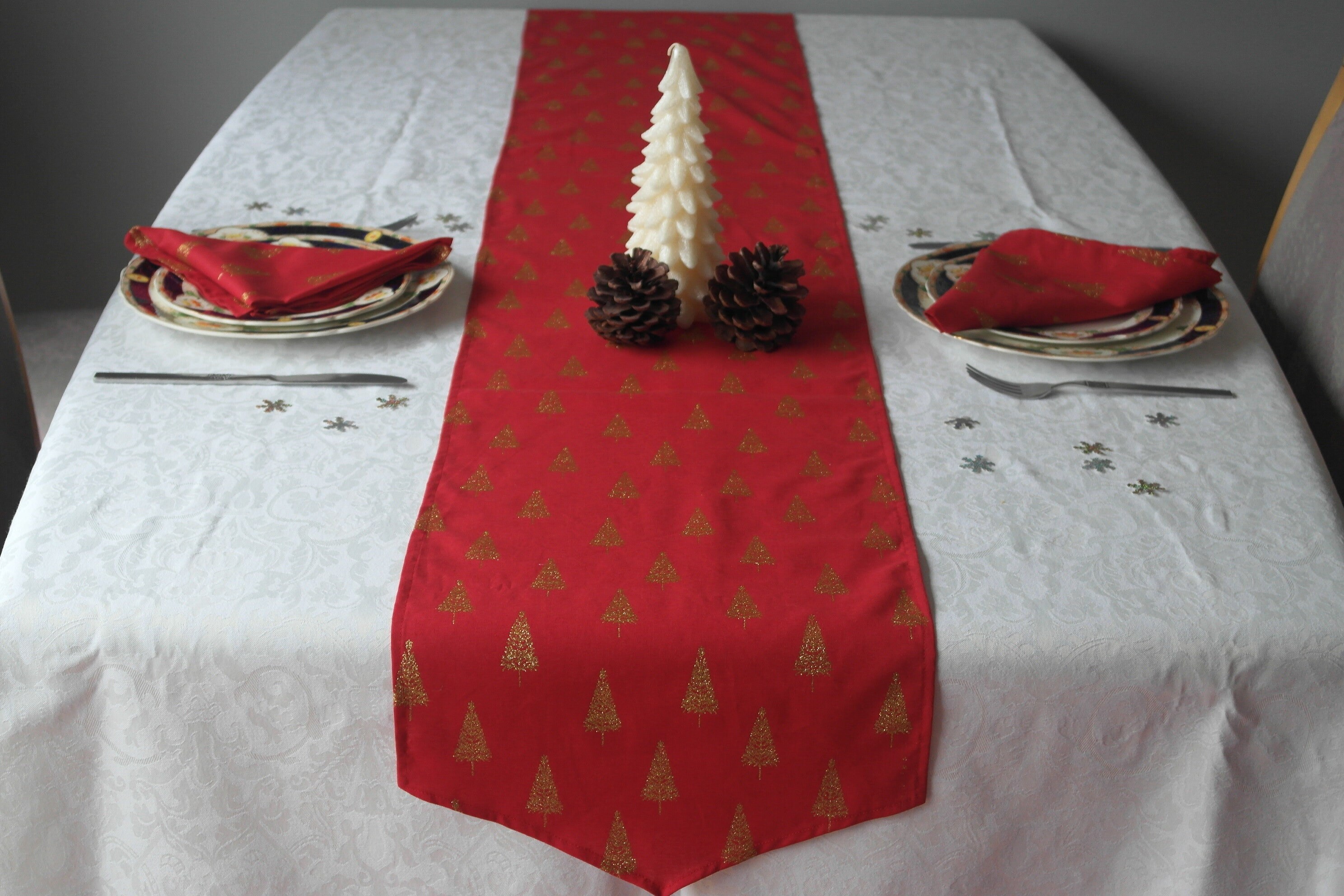 Christmas Table Runner and Matching Napkins Etsy