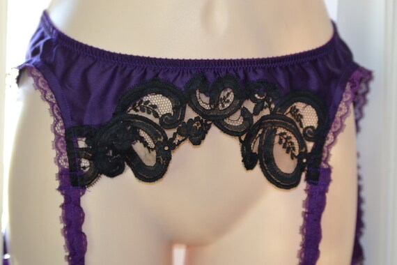 Victoria's Secret Vintage Gold Label Purple Lace Bra 34A/32B 