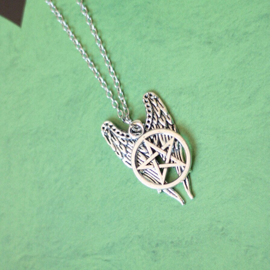 Acheter Collier surnaturel pentagramme Pentacle Castiel ailes d