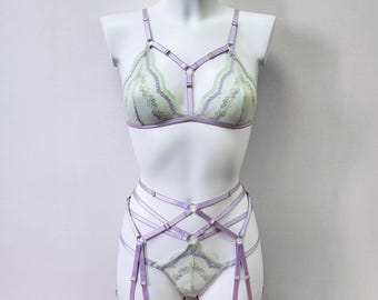 Bestickter Wäsche-Satz, Wäsche-Set mit Blumenmuster, Schiere BH, Stickerei-Wäsche, Transparente Wäsche, Bralette mit Blumenmuster, Wäscheblume