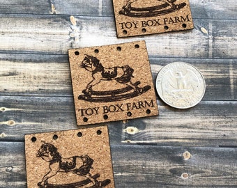 Etiqueta de corcho cuadrada grabada con láser personalizada, etiqueta de prenda de cuero sintético de corcho personalizada para prendas tejidas a crochet, de punto o cosidas