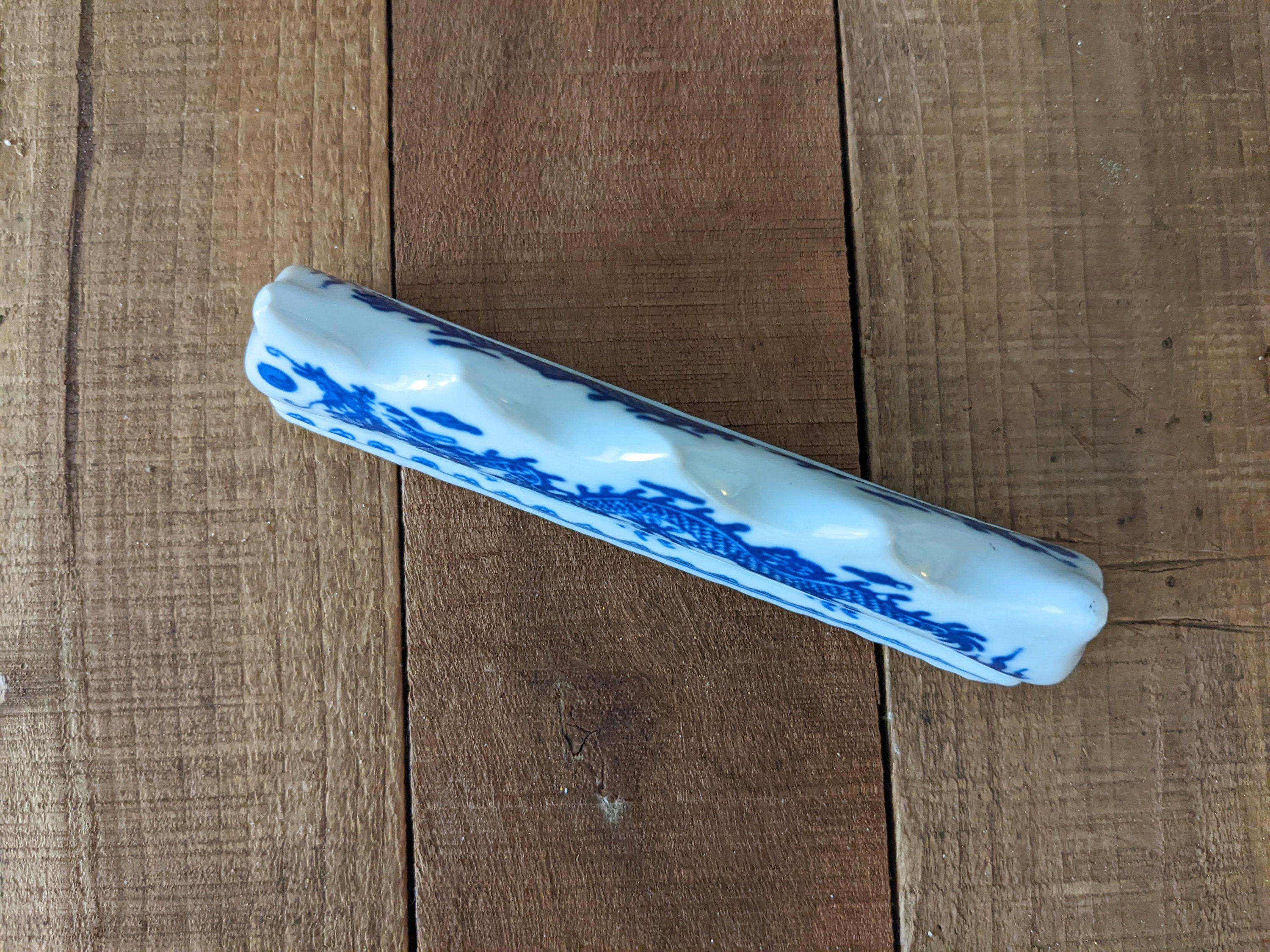 Repose-pinceau Porcelaine Bleu Et Blanc Motif Dragon - 6.75 Pouces, Occasion Excellent état