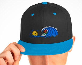 Surfer Riding Wave Flat Bill Hat, Sombrero de surfista, Gorra de surf, Sombrero de surf, Sombrero de playa, Amor de surfista, Regalo para surfista, Diseño de surf